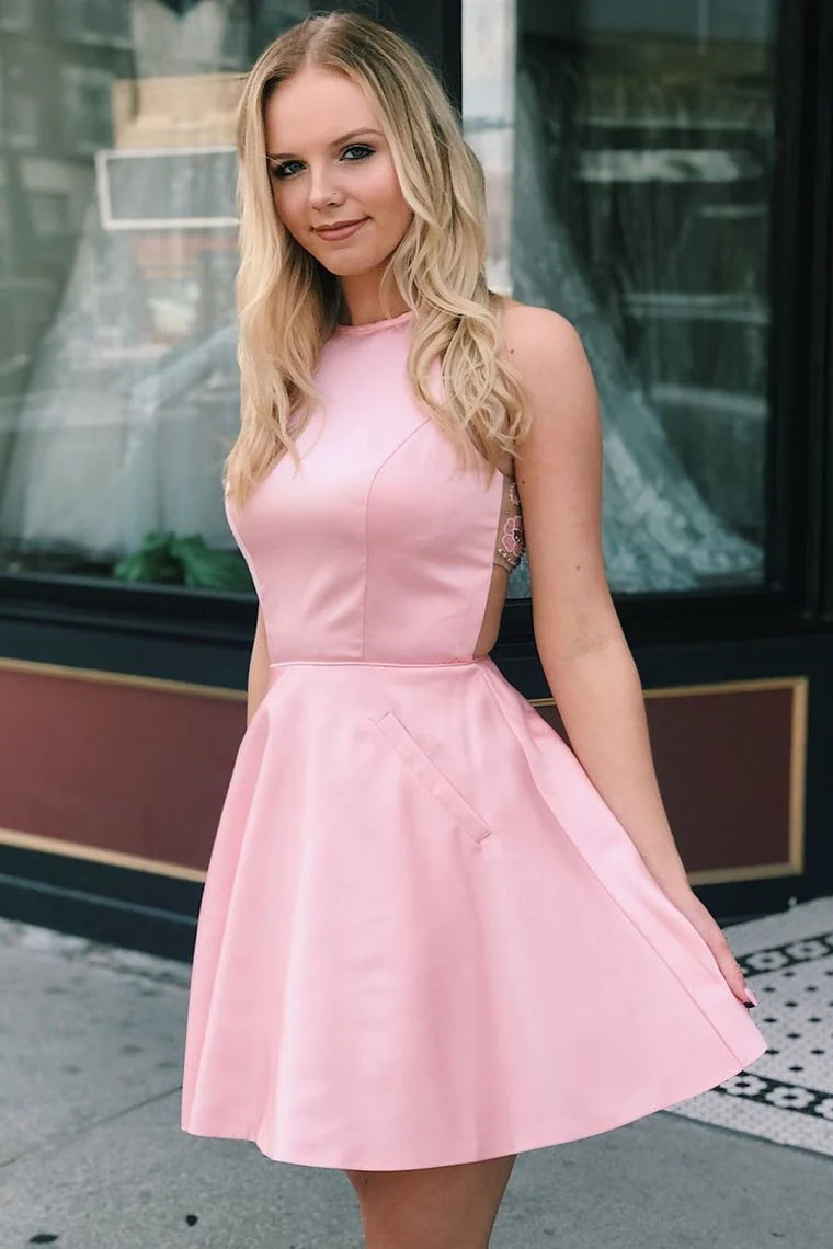 Smooth pearl embellishment on the back with exposed navel, return to school party, cocktail party, dance dress