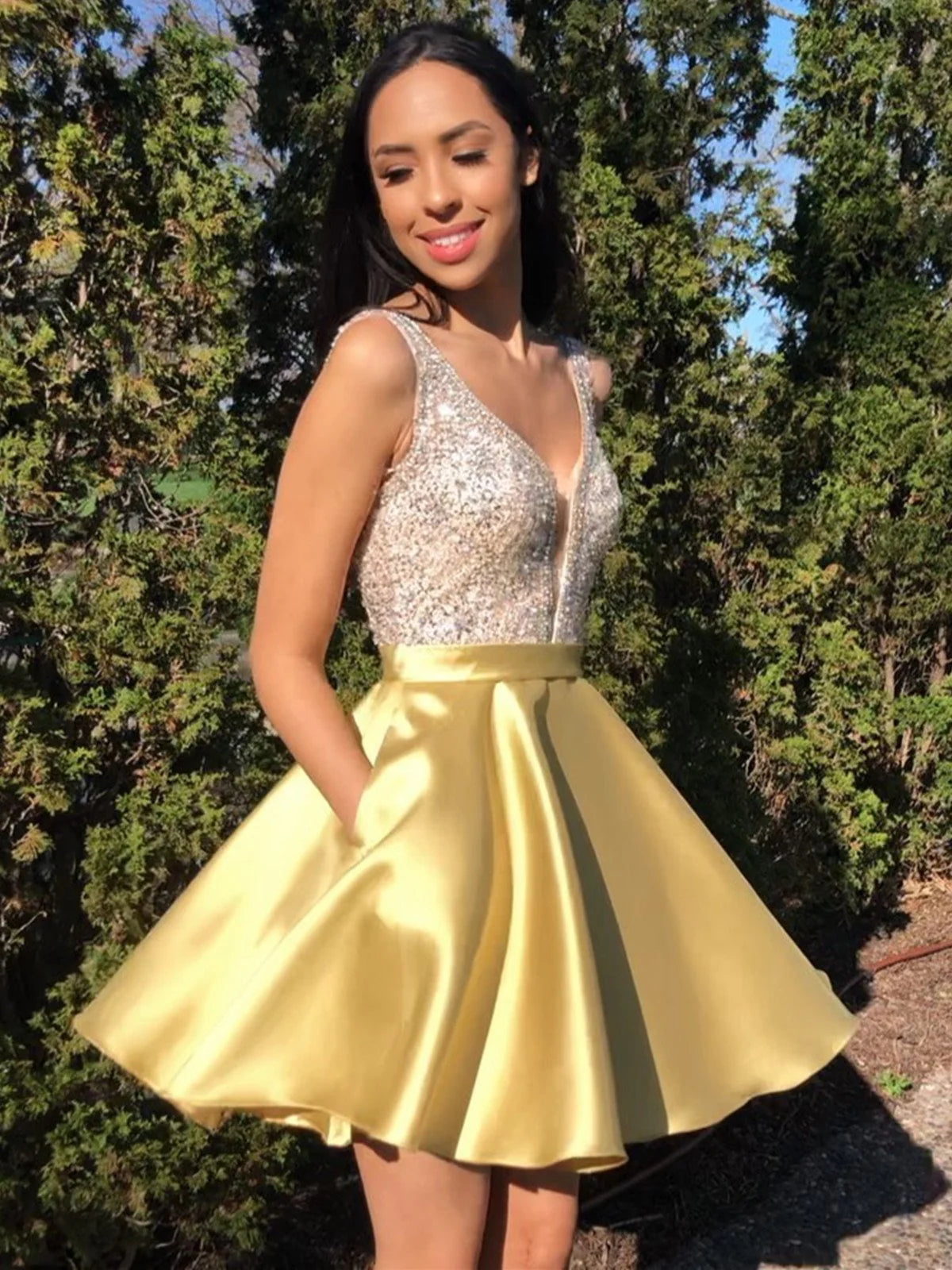 Sparkling Homecoming Party Dress with V-neck Satin Beads