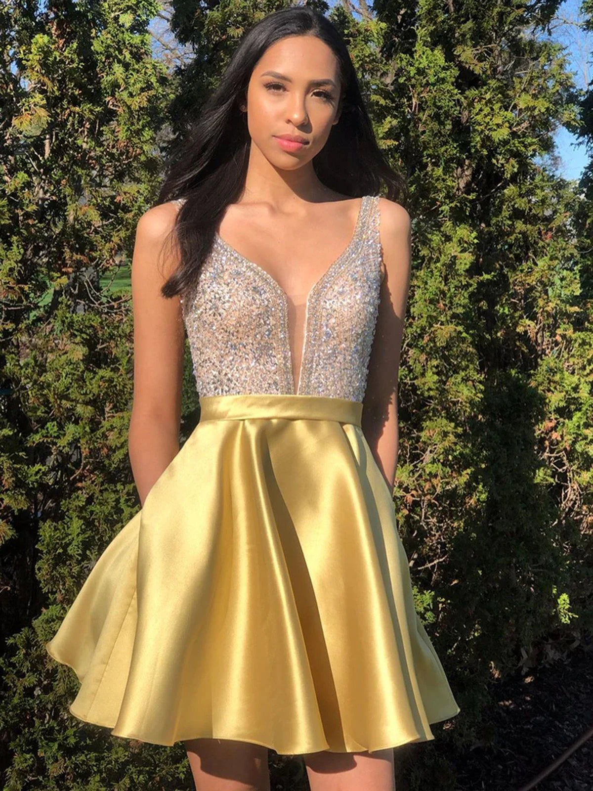 Sparkling Homecoming Party Dress with V-neck Satin Beads