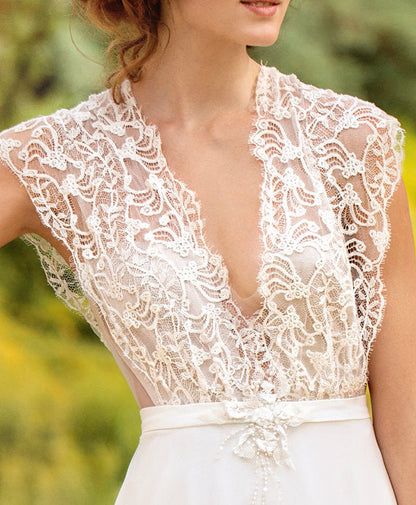 V-Neck Lace Bridal Gown Floor Length Boeknot Wedding Dress